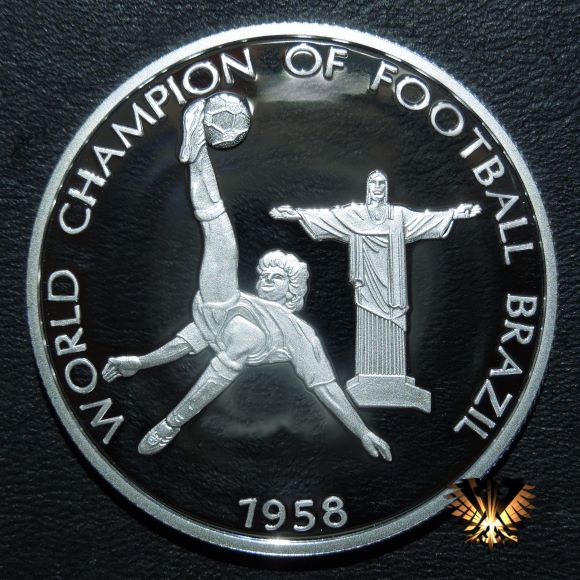 Coinart Bild der Silbermünze zu 5 Dollars. Motiv; VI FIFA Fußball Weltmeisterschaft in Schweden. Champion of Football Brazil 1958.