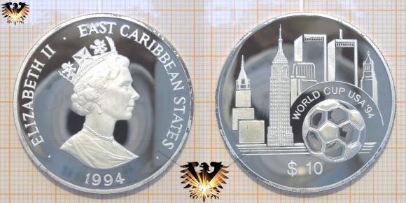 Fußballmünze in Silber, 1994 geprägt von den Ost-Karibischen Inseln, im Wert von 10 Dollar mit der Skyline von NY.
Die 15. Fußball-Weltmeischerschaft 1994 in den USA, New York.