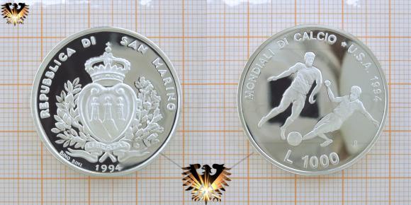 Fußballmünze, zur 15. FIFA-Weltmeisterschaft 1994 in den USA, erschienen in San Marino im Wert von 1.000 Lire.
Der Zweikampf - Tackling.