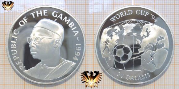 Von Italien in die USA: Fußballmünze in Silber, 20 Dalasis aus Gambia. Erinnerungen an die 15. Fußball-Weltmeisterschaft in Amerika.
