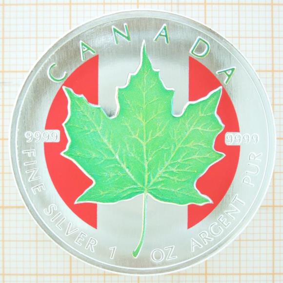 Bildseite der 5 Dollar Bullionmünze aus Kanada in grün und rot koloriert.
